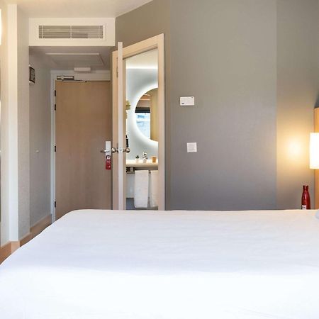 Ibis Madrid Alcobendas Eksteriør billede