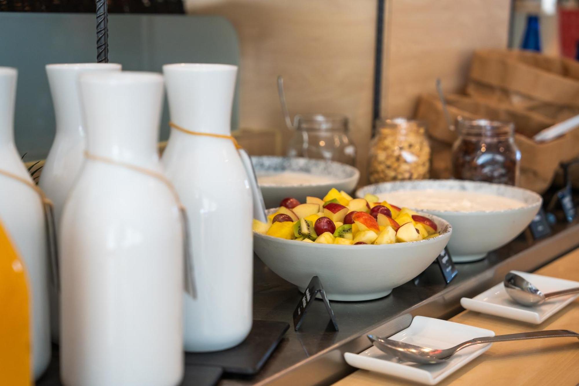 Ibis Madrid Alcobendas Eksteriør billede