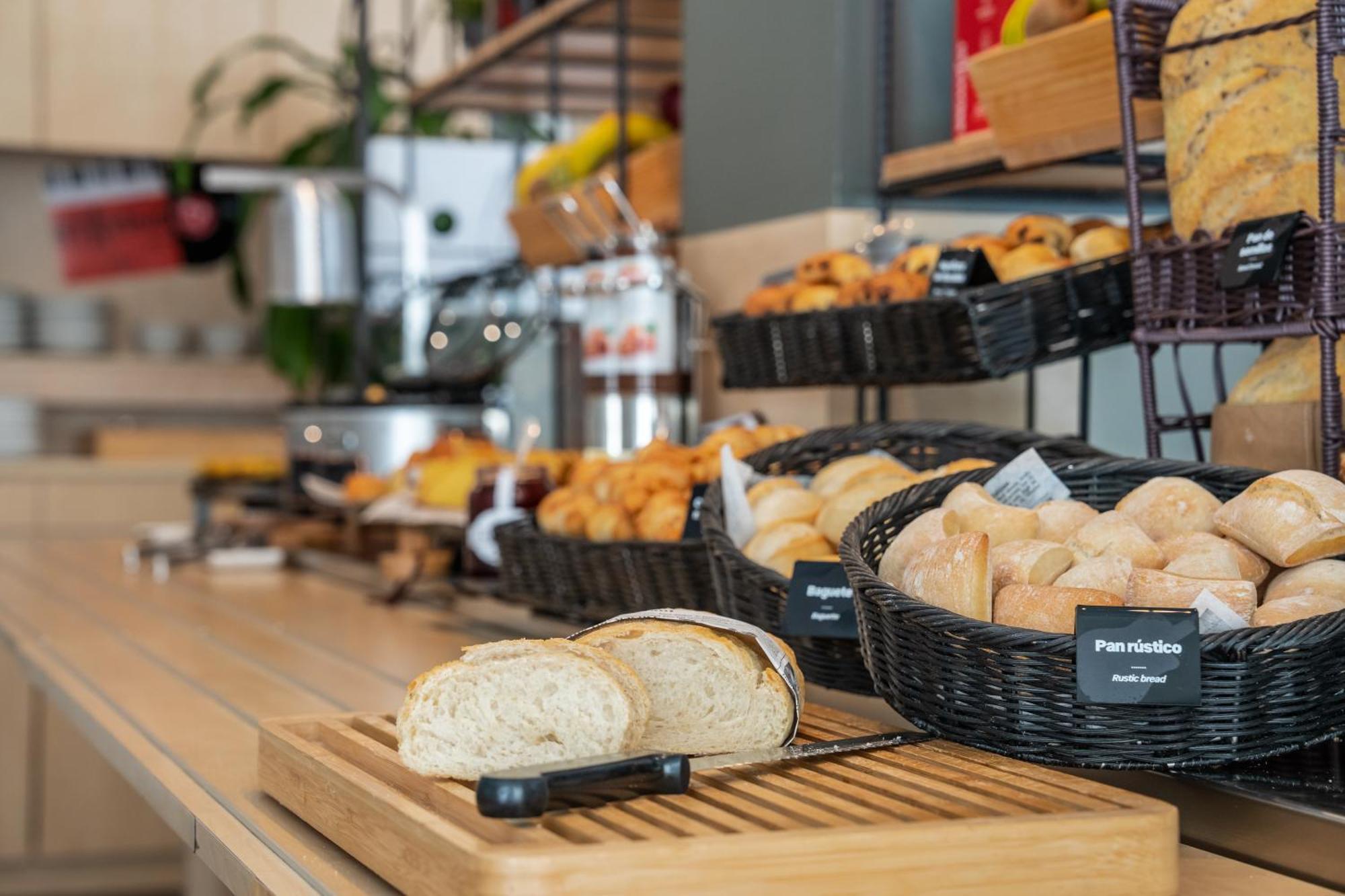 Ibis Madrid Alcobendas Eksteriør billede