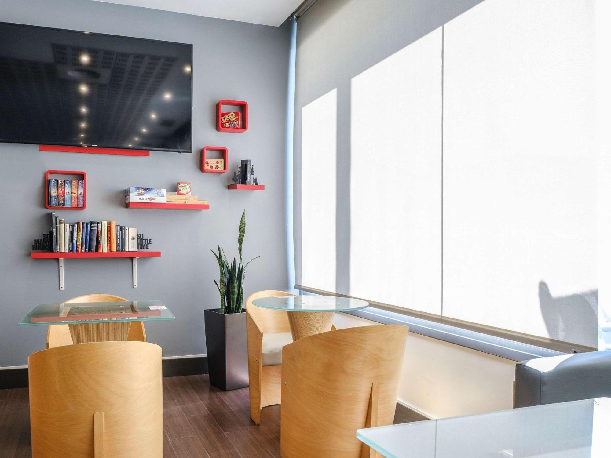 Ibis Madrid Alcobendas Eksteriør billede